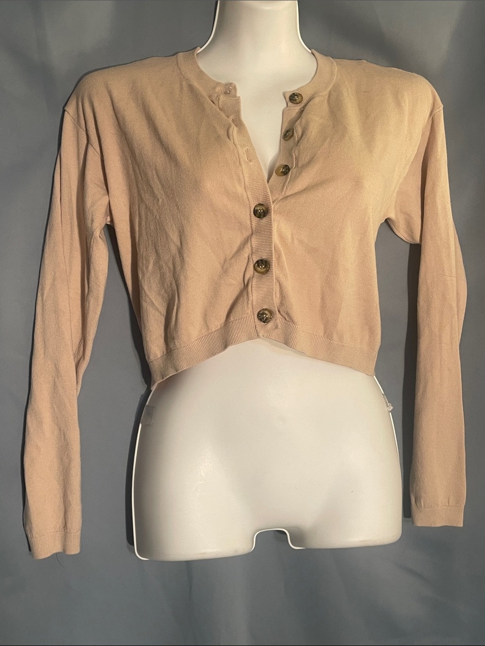 Gianni Bini Cropped Button-Up Cardigan in Light Beige